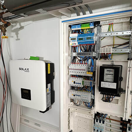 Hybridwechselrichter und Stromspeiche