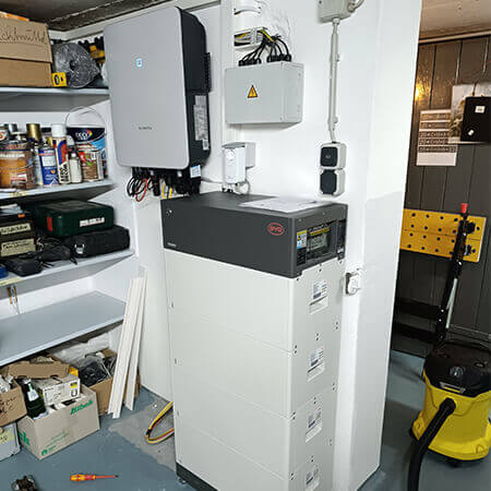 Hybridwechselrichter und Stromspeicher